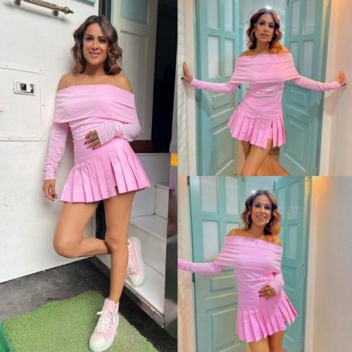 Ниа шарма превращает \u2018 Барби' в топ из сахарной ваты и юбку для неограниченного развлечения шеф-поваров. 01 Ниа шарма превращает \u2018 Барби' в топ из сахарной ваты и юбку для неограниченного развлечения шеф-поваров. 01