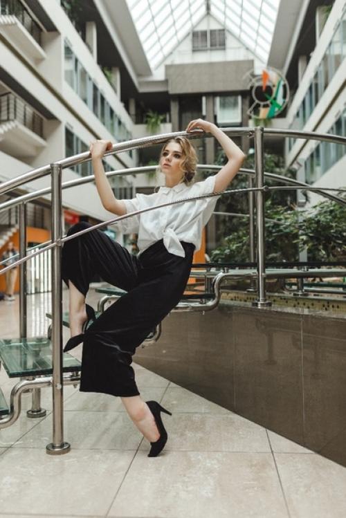 Почти год прошел с момента этой съёмки, а мягкие коричневые Смоки до сих пор актуальны. 07