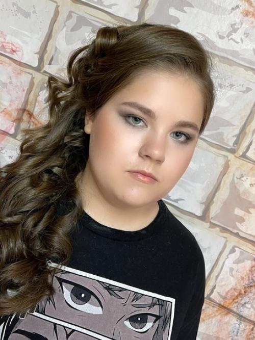 Макияж и прическа для юной выпускницы Марины. 02