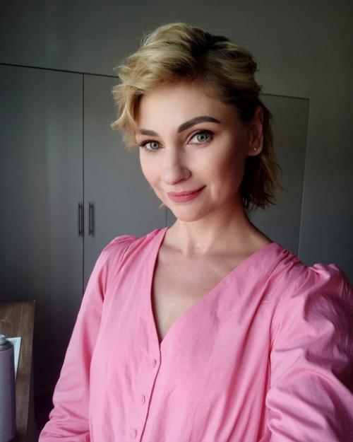 Три этапа макияжа и прически от @Skoptsova_Natallia. 02