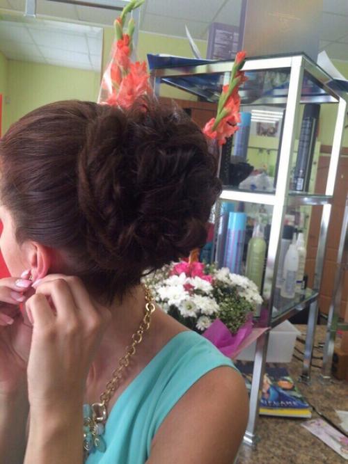 Девчонки!  Акция!  Скидка на прическа + макияж 30%! 05