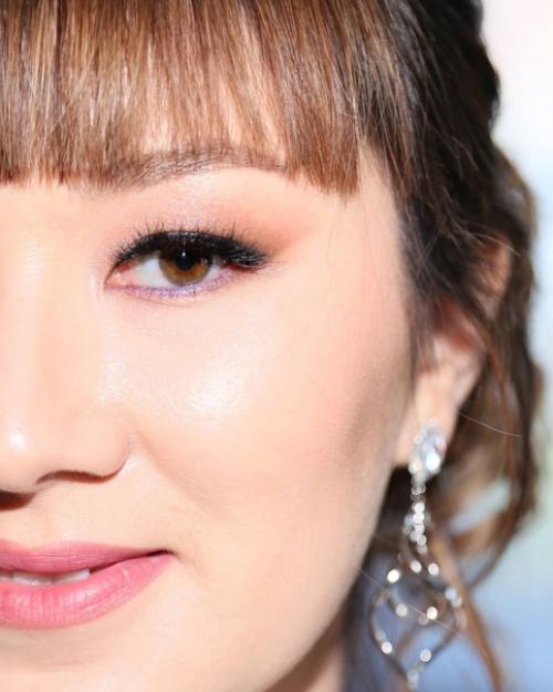 Свадебный макияж - создан для невест, чтобы подчеркнуть естественность, легкость, невинность в цветовой гамме. 01