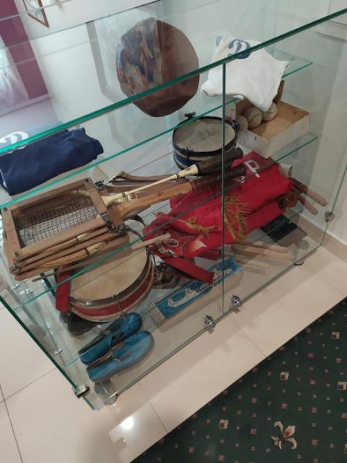 Пока все готовятся к гала-концерту, посещают стилистов по причёске и макияжу, проводят фотосессию. 08