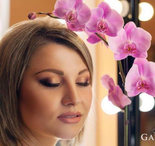 Здравствуйте, предлагаю вам услуги макияжа и причёски под ваш образ? 02