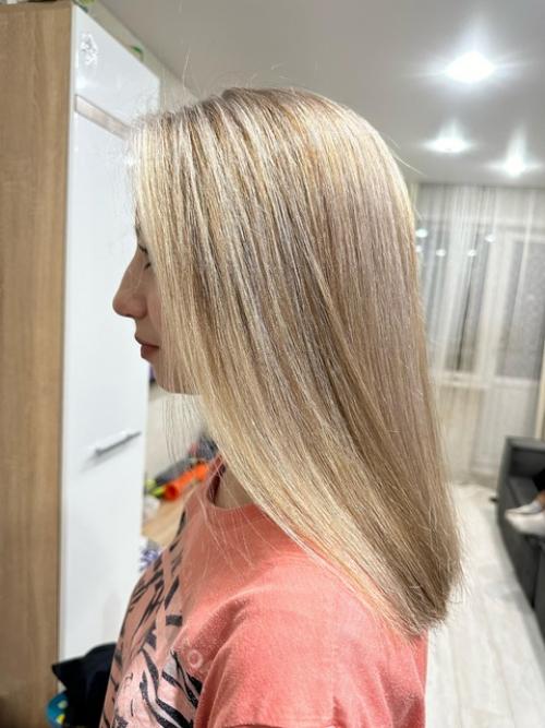 Меня зовут Олеся, я дипломированный парикмахер - универсал со стажем более 20 лет. 02