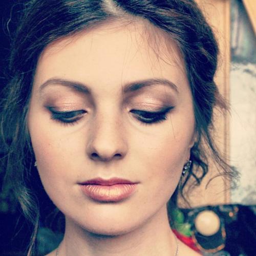 Нужны модели на образ макияж плюс локоны 1000 р, макияж плюс причёска 1200 р. профессиональная косметика. 06