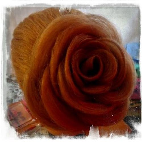 Таким образом, если вы одна из тех счастливиц, у которых назначена свадьба на этот год, то вы уже должны начать искать идеи для свадебного образа. 03