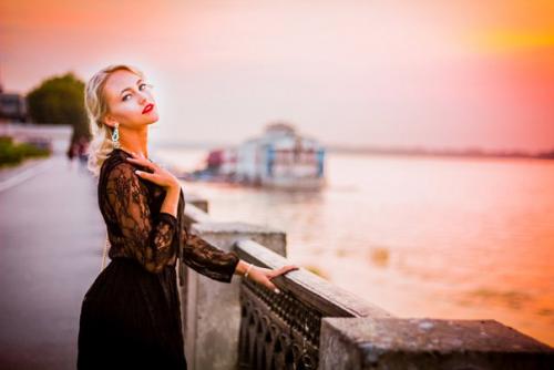 Ищу модель (44 размер одежды) для фотосессии в загородном парке на закате? 06