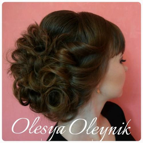 Таким образом, если вы одна из тех счастливиц, у которых назначена свадьба на этот год, то вы уже должны начать искать идеи для свадебного образа. 05