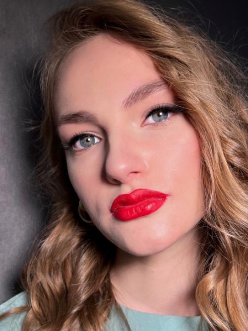 Я - ваша волшебница в мире макияжа, готовая превратить ваши мечты о идеальном образе в реальность! 01 Я - ваша волшебница в мире макияжа, готовая превратить ваши мечты о идеальном образе в реальность! 01