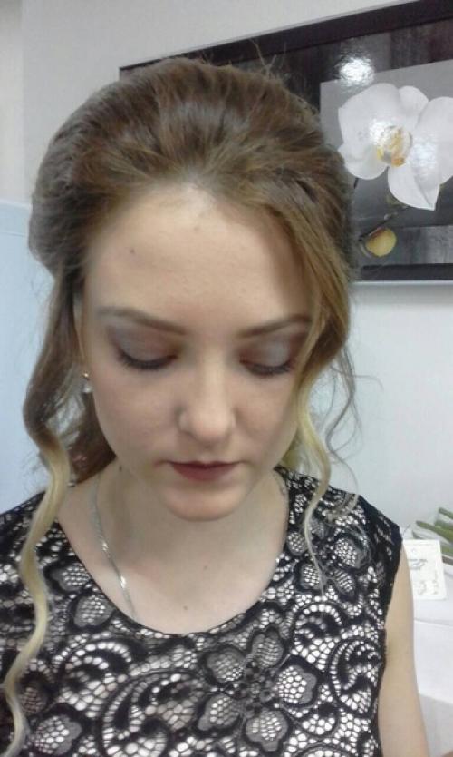 Девчонки!  Акция!  Скидка на прическа + макияж 30%! 03