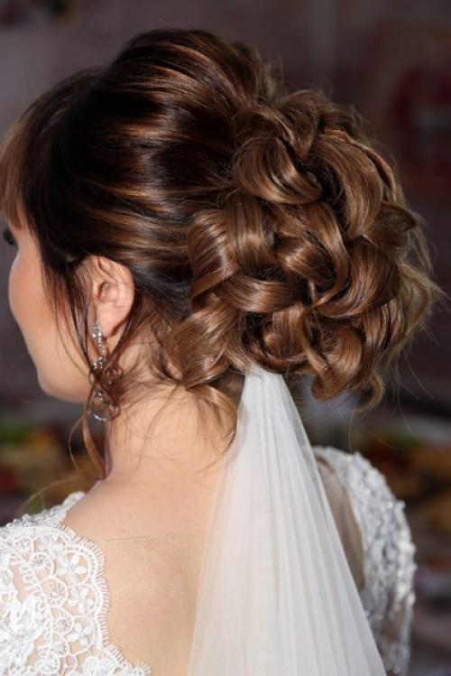 Свадебный макияж - создан для невест, чтобы подчеркнуть естественность, легкость, невинность в цветовой гамме. 02