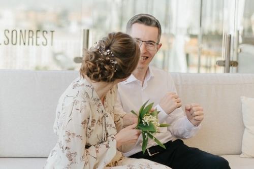 Сезон свадеб в своем разгаре жду на локоны, свадебные прически и вечерние образы, легкий коктейльный макияж. 01