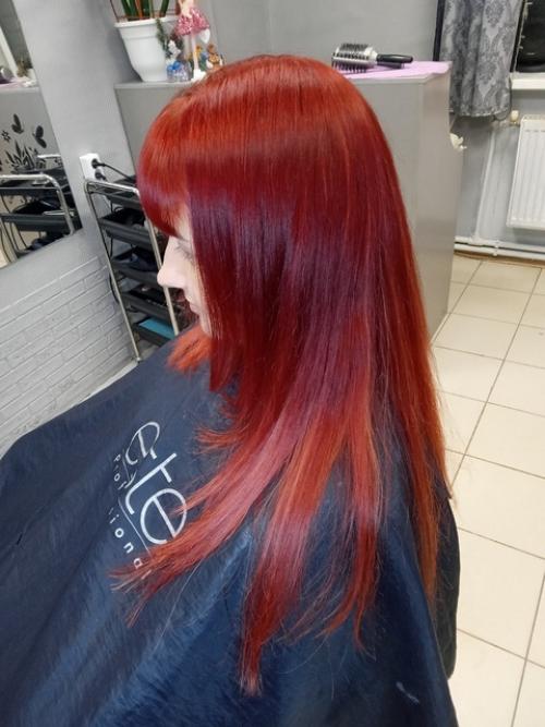 Меня зовут Олеся, я дипломированный парикмахер - универсал со стажем более 20 лет. 01