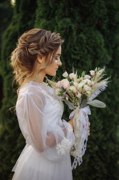 Как важно найти своего профессионала, человека, которому вы сможете доверить себя и ваш образ на любое торжество или фотосъемку. 03