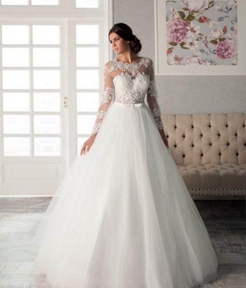 Вот настал тот день, когда любимый человек предложил выйти за него замуж. 04