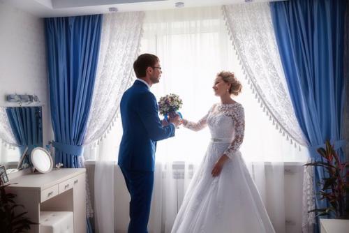 Ну вот и еще одна девушка утром невестой проснулась. 08