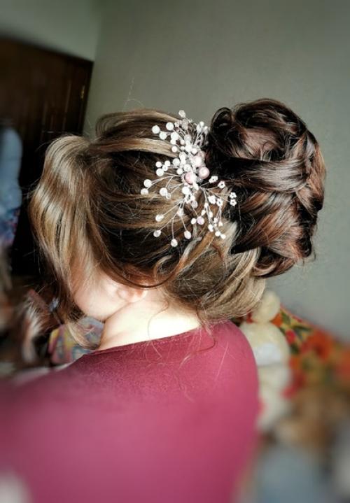 Образ невесты. В голове каждой невесты появляется свой неповторимый образ, включающий не только наряд, но и прическу с макияжем. 01