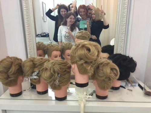 В нашей школе проходят обучение люди совершенно разных профессий: бухгалтера, юристы, менеджеры, учителя и медики. 04