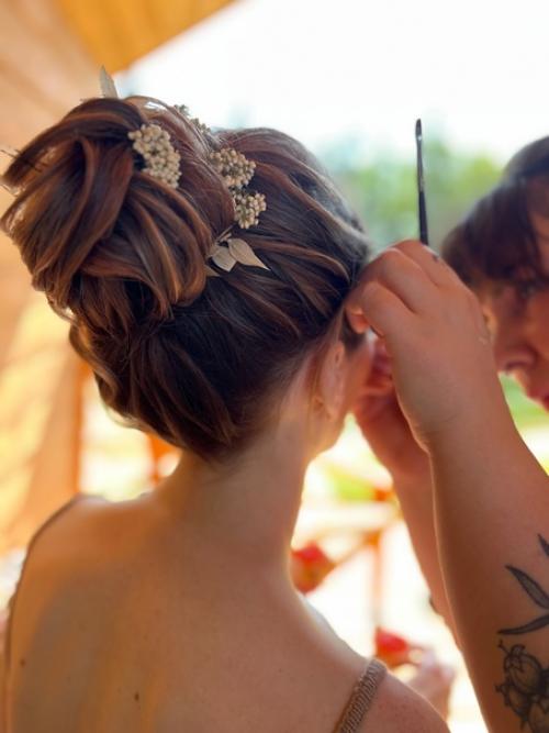 Собирала принцесску на свадьбу свадьбатверь причёску начала чесать в 6 утра в загородном доме, в усадьбе, в д. домотканово. 01