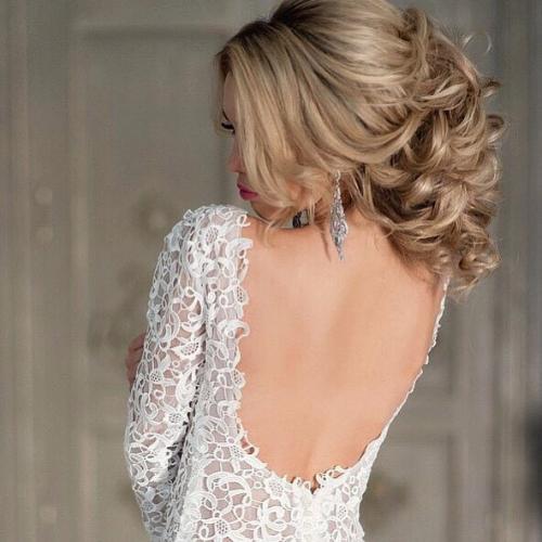 Свадебная прическа.  Каждая невеста в день своей свадьбы мечтает быть самой очаровательной и неотразимой. 02