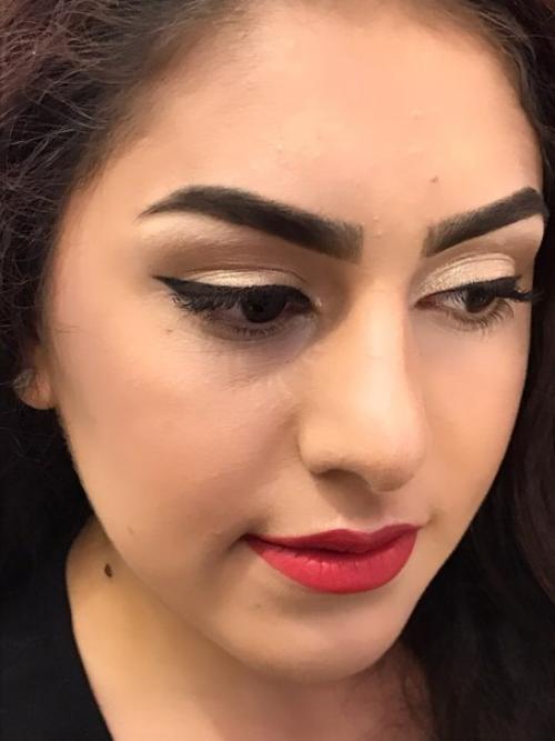 Девочки срочно нужны модели на макияж и прическу! 02