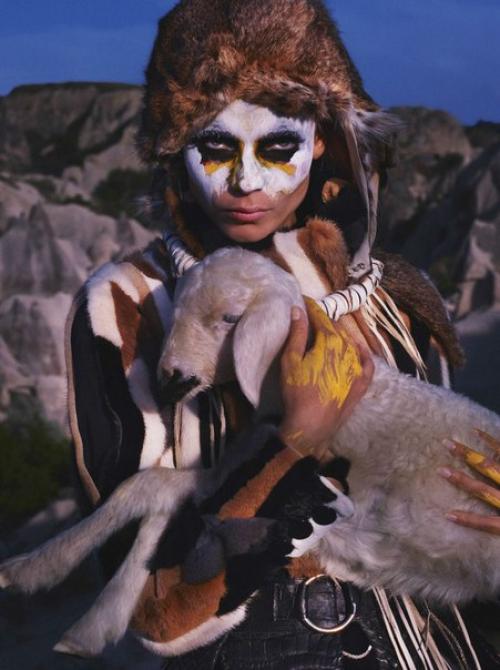 Born To Be Wild: Наташа поли и лили Олдридж в фотосессии мерта аласа и Маркуса пиготта для Vogue Paris September 2015. 01