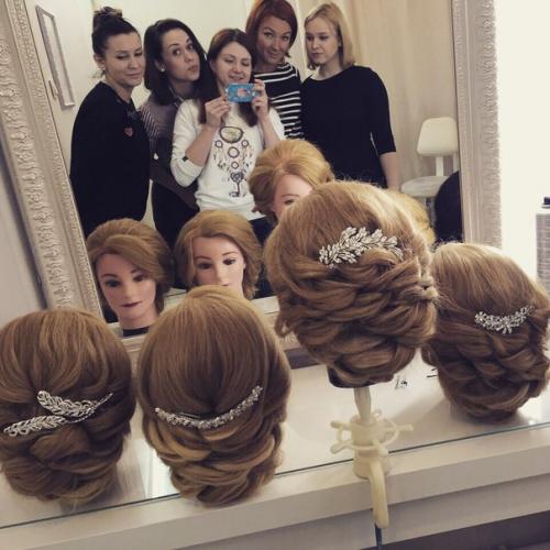 В нашей школе проходят обучение люди совершенно разных профессий: бухгалтера, юристы, менеджеры, учителя и медики. 01