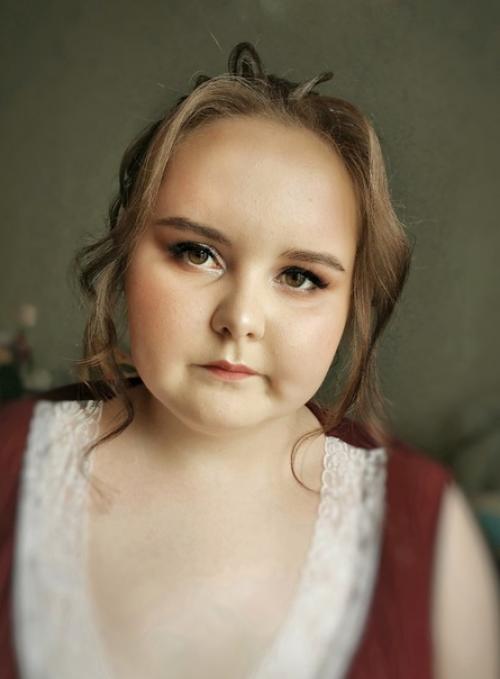 Образ невесты. В голове каждой невесты появляется свой неповторимый образ, включающий не только наряд, но и прическу с макияжем. 04