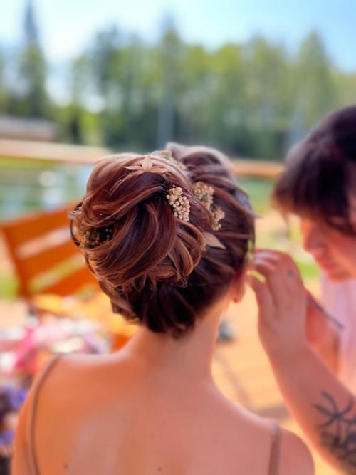 Собирала принцесску на свадьбу свадьбатверь причёску начала чесать в 6 утра в загородном доме, в усадьбе, в д. домотканово. 08
