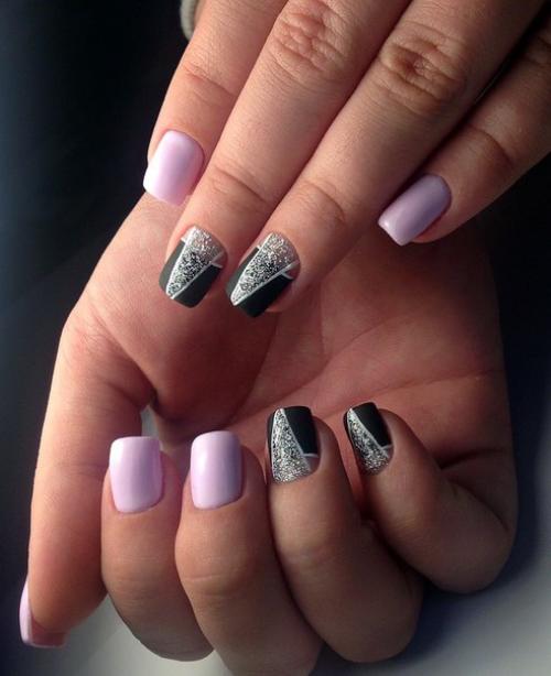 О красоте девушки свидетельствует не только макияж и прическа, но и ухоженные пальчики с опрятным маникюром. 03