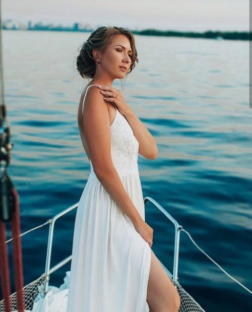 Для меня самое важное в образе ( причёска + макияж) - чтобы он украшал девушку, подчеркивал ее индивидуальность. 01