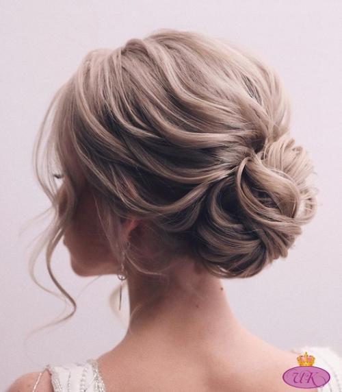 Как подобрать прическу к свадебному платью. 07