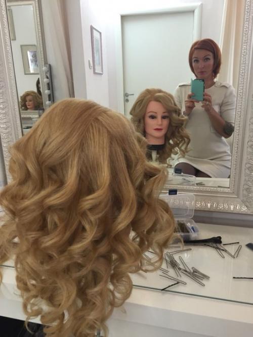 В нашей школе проходят обучение люди совершенно разных профессий: бухгалтера, юристы, менеджеры, учителя и медики. 02