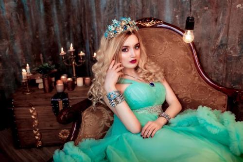 Дорогие красавицы, ищу моделей для выполнения новых идей макияжа ( показано на фотографиях), а также причесок. 02