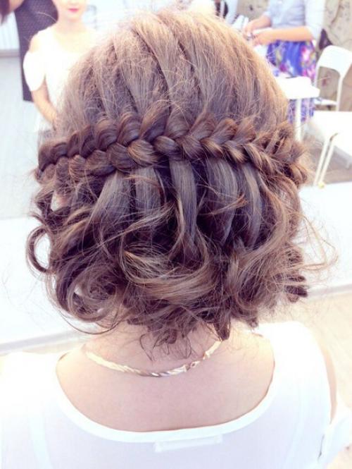 Девочки, внимание?  В студии работает стилист: 01