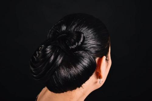 Девочки, внимание?  В студии работает стилист: 05