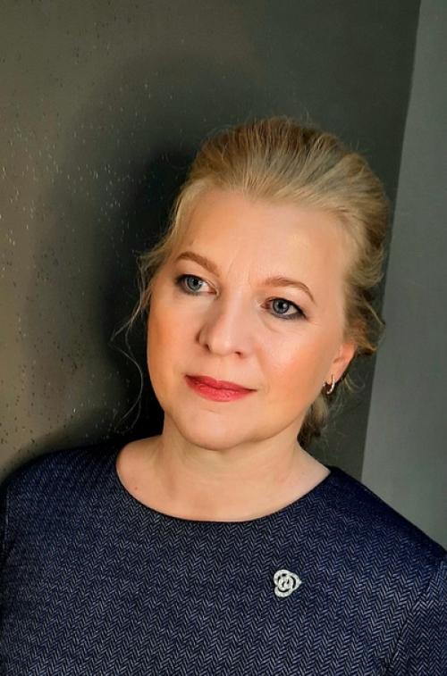 Дождя серебряные струи, играют в имени твоем. 02