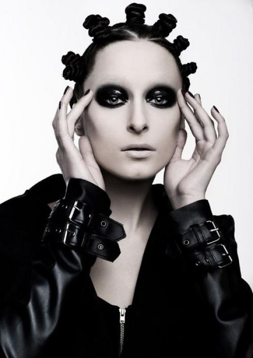 В данный момент я нахожусь в поиске постоянного творческого сотрудничества с фотографом? 05