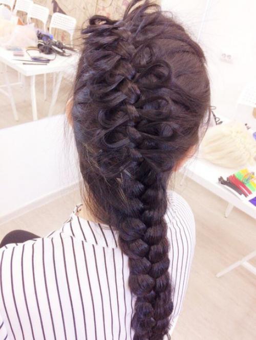 Девочки, внимание?  В студии работает стилист: 08