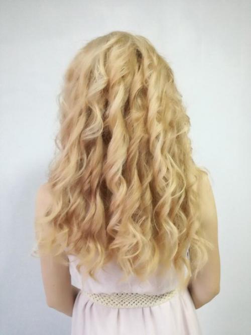 Дорогие девушки, мы приглашаем вас в замечательную студию красоты. 01