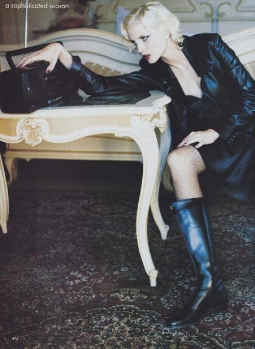 A Sophisticated Season. 06