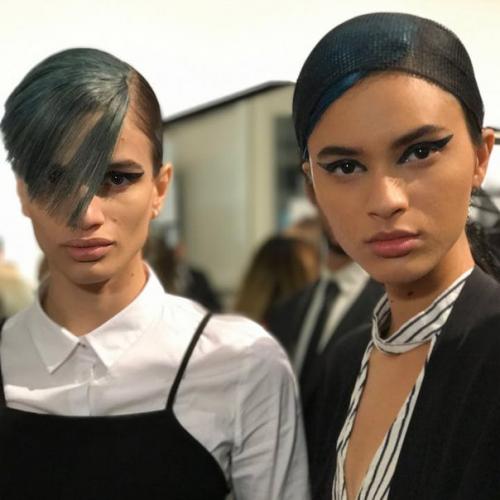 Накладные челки и широкие стрелки на показе Fendi. 02