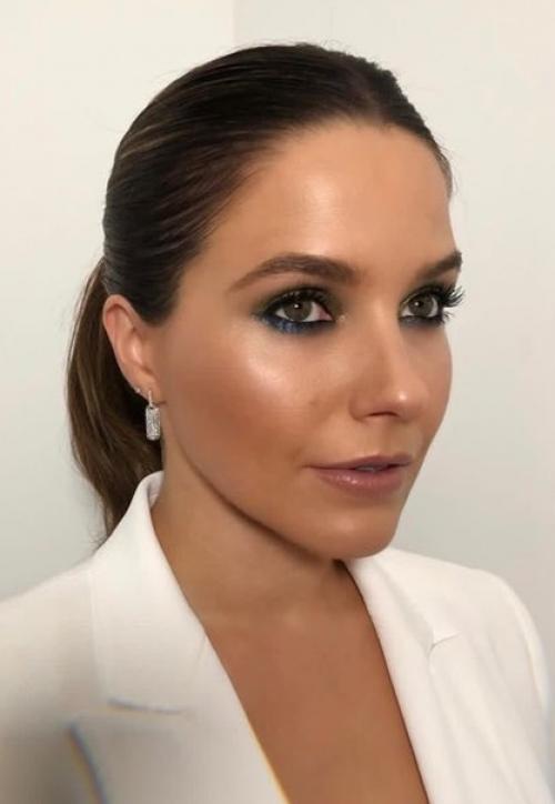 > Publicappearence@Lovelysophiabush. 01