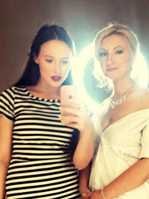 Хочу поблагодарить своих девчонок - профессионалов своего дела, которые создали для меня такой элегантный и замечательный свадебный образ! 01