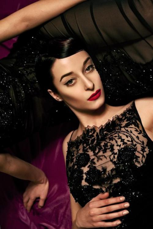 В данный момент я нахожусь в поиске постоянного творческого сотрудничества с фотографом? 02