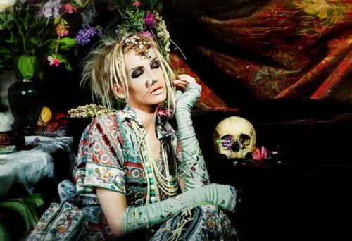 В данный момент я нахожусь в поиске постоянного творческого сотрудничества с фотографом? 03