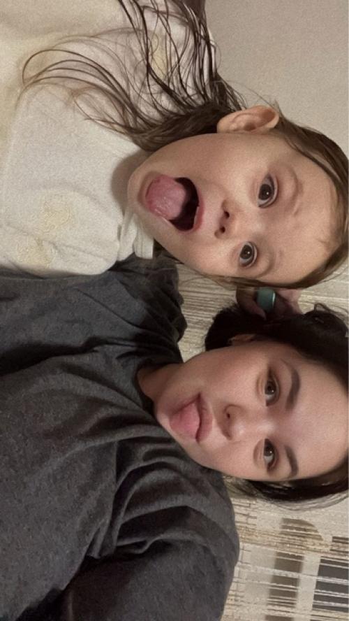 Тебе 5.  А ведь совсем недавно я только родила тебя и училась пеленать тебя, кормить, менять памперсы. 02