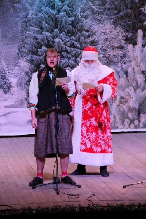 7 января провели юмористический новогодний концерт с улыбкой в новый год! 06