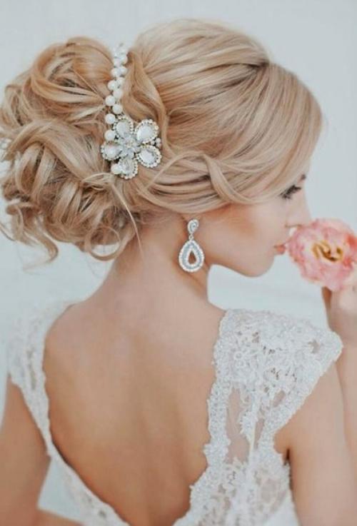 Дорогие, девушки!  Открыта запись для невест на 2016 г. макияж и прическа от профессионального стилиста. 01